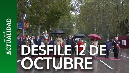 Télécharger la video: Los Reyes y la princesa Leonor llegan al desfile y dan comienzo a los actos del Día de la Hispanidad