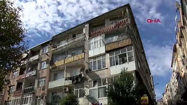 İstanbul'un tabut binaları: 38 daireli apartman tel tel dökülüyor