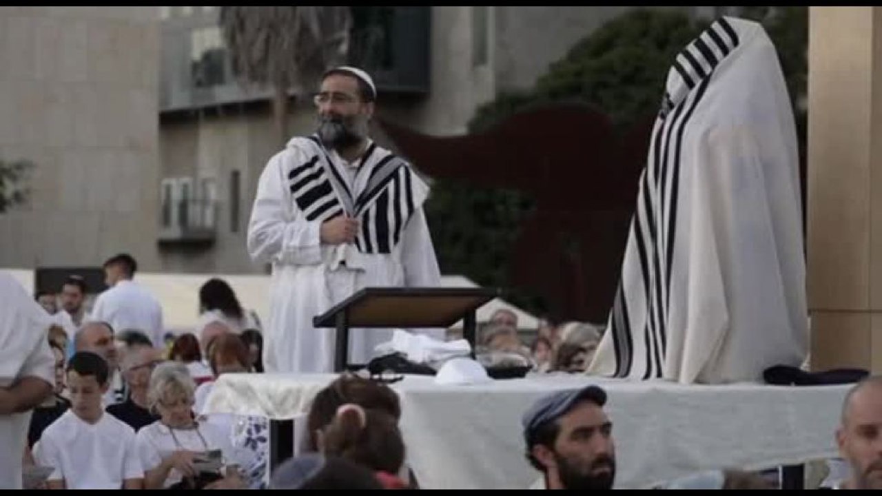 Tel Aviv celebra l'inizio dello Yom Kippur, strade deserte e paura