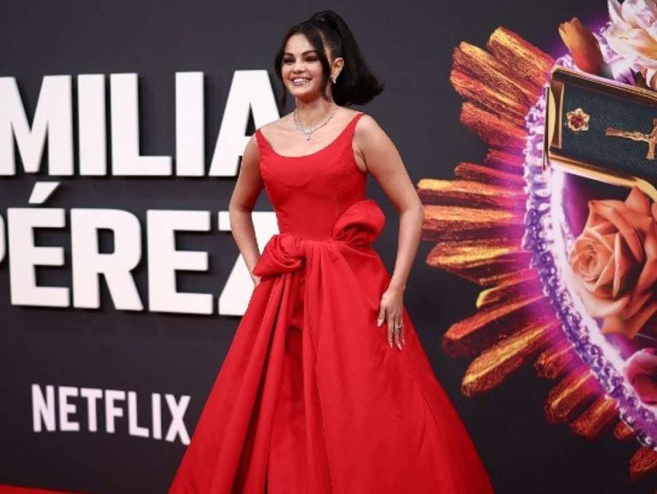 In Rubinrot: Selena Gomez stiehlt die Show bei Film-Premiere