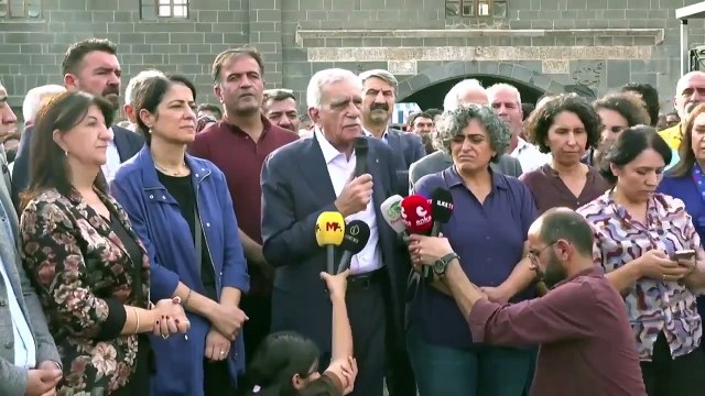 Birkaç yıl önce “sağlık sorunlarından dolayı” cezaevinden tahliye edilmişti… Ahmet Türk keleş dipçiği gibi!