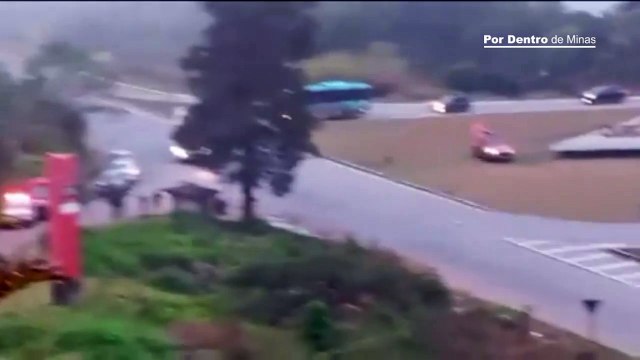 Vídeo mostra voo do helicóptero Arcanjo dos Bombeiros antes do acidente
