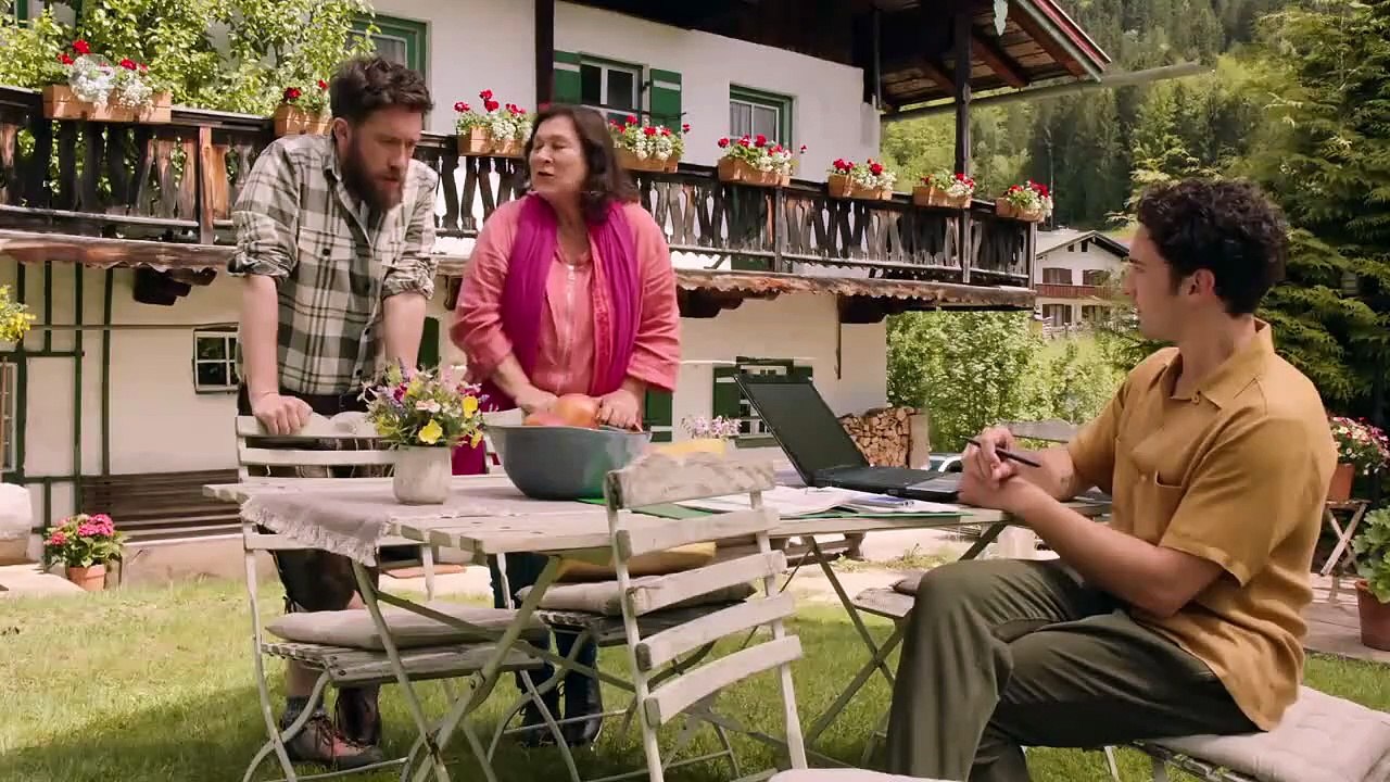 Lena Lorenz (30) Lügenbaby Staffel 9 Folge 1