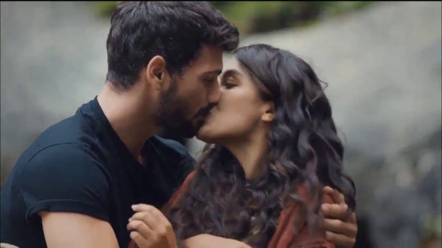 1. ¡PRE-ESTRENO! ❤️ AMAR SIN LÍMITES ❤️ (Hudutsuz Sevda) Capítulo 1 Audio Español HD ❤️ Deniz Can Aktaş y Miray Daner Serie Turca