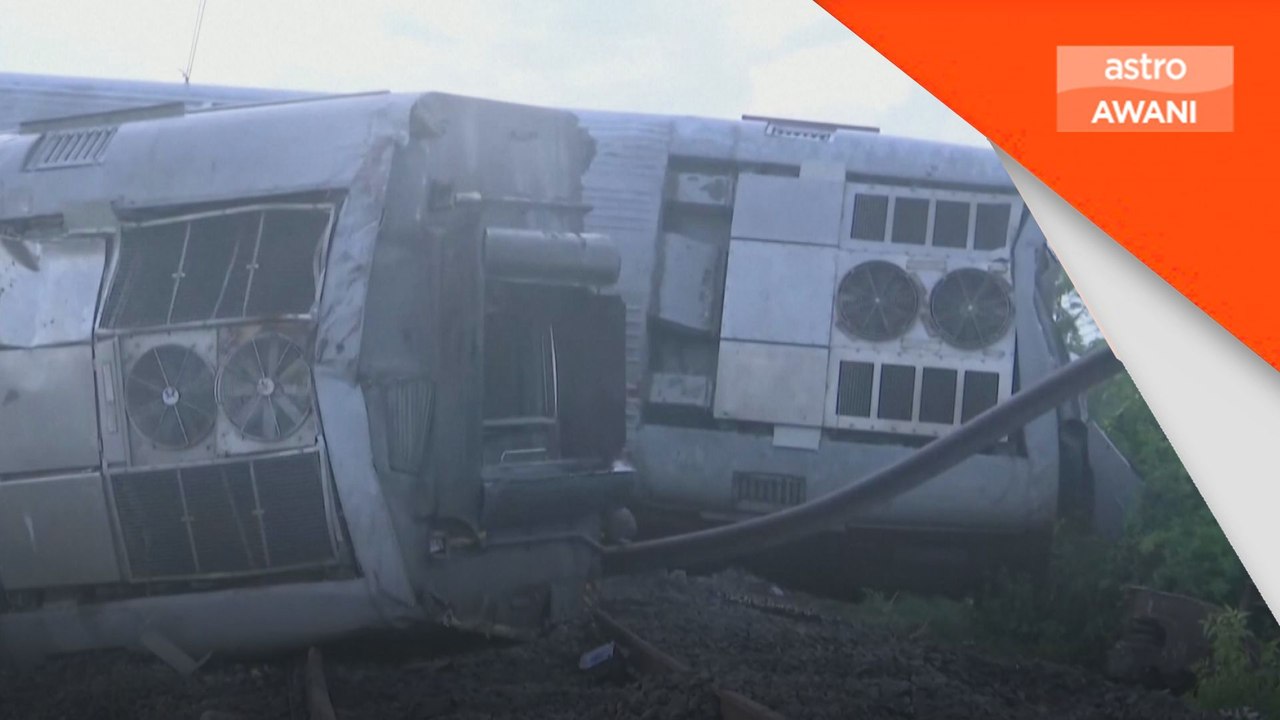 19 penumpang cedera, kereta api bertembung