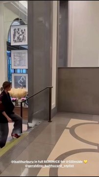 Isabelle Ithurburu, aux commandes de 50' Inside , affiche son look du jour.