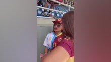Cuando llevas una camiseta en son de paz y te obligan a quitártela: esto pasó en el Venezuela-Argentina