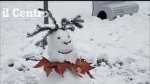 Neve a L'Aquila, sulla scalinata di San Bernardino si va con gli slittini