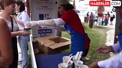 Kuşadası Sokak Festivali, Musa Göçmen ve Senforock ile Şenlendi