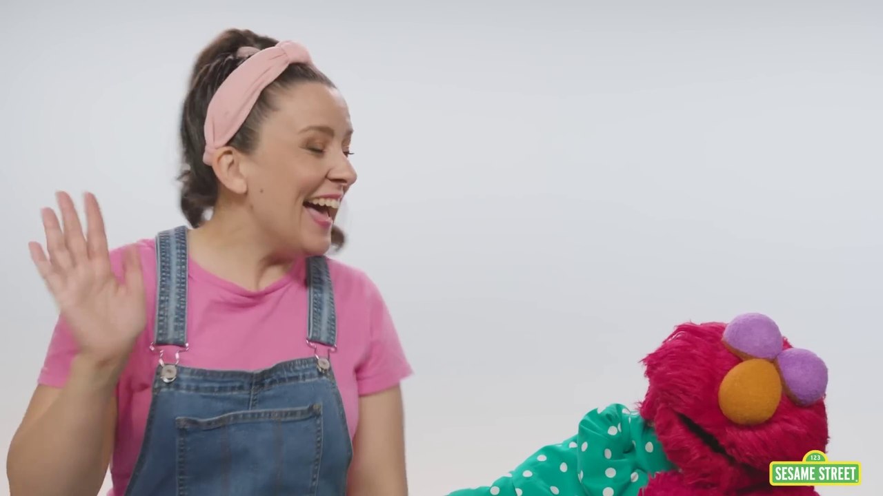 Sesame Street: This is the Way We Go to School Song with Ms Rachel and ...