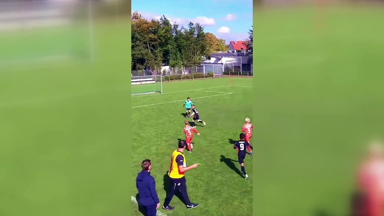 Yok böyle kaleci! Kalesinden çıkıp Messi golü attı