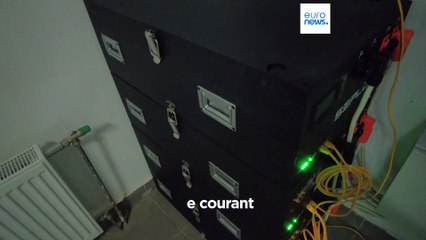 Les Ukrainiens utilisent des panneaux solaires pour se préparer à un hiver rude