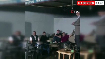 Bursa'da Kahvehane Sular Altında, Vatandaşların Eğlencesi Devam Etti