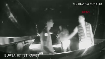 Aile boyu trafik magandalığı kamerada: Hasta taşıyan ambulansa saldırdılar