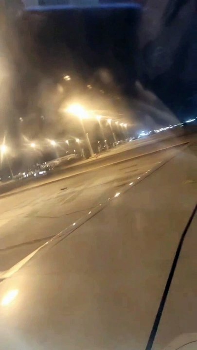 VIDEO FROM INSIDE AEROPLANE✈️  ✈️  ✈️  ✈️  ✈️  ✈️RIYADH RUNWAY IN KINGDOM OF SAUDI ARABIA