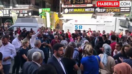 Diyarbakır'da DEM Partisi Mitingine Polis Müdahalesi
