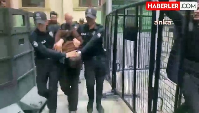 İstiklal Caddesi'nde Polis Memuruna Bıçaklı Saldırı