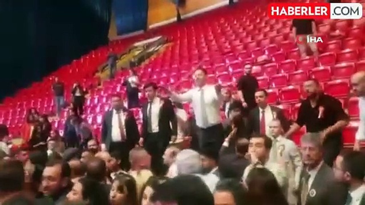 Ankara Barosu Genel Kurulu'nda Kavga Çıktı