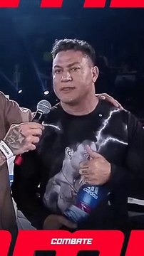 Popó Freitas vai às lagrimas após filho vencer luta profissional