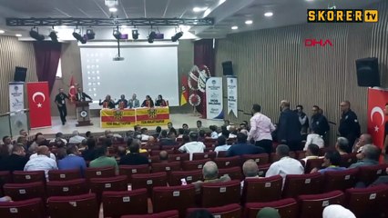 Yeni Malatyaspor kongresi karıştı! Yumruklu kavga