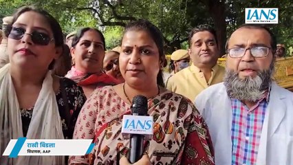 Delhi के अस्पताल में महिला डॉक्टर के कथित शोषण के मामले पर बोलीं AAP विधायक Rakhi Birla
