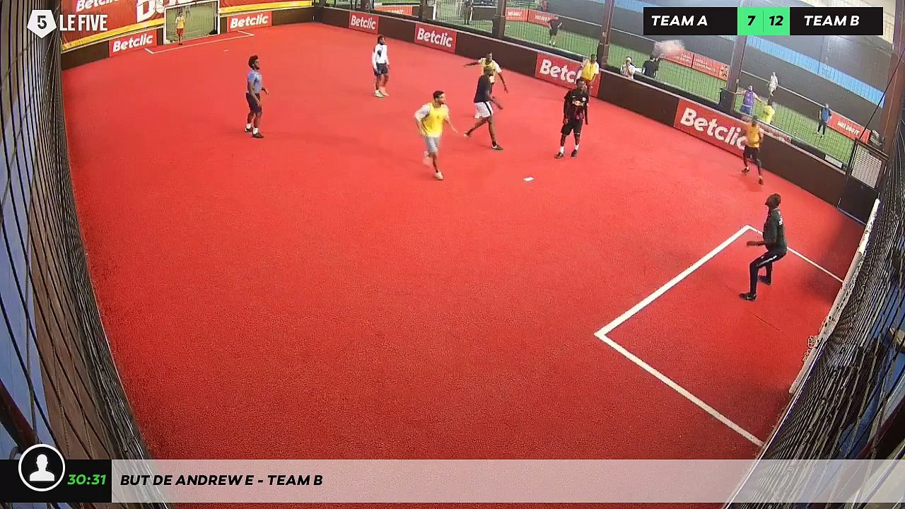 But de Andrew E - Team B