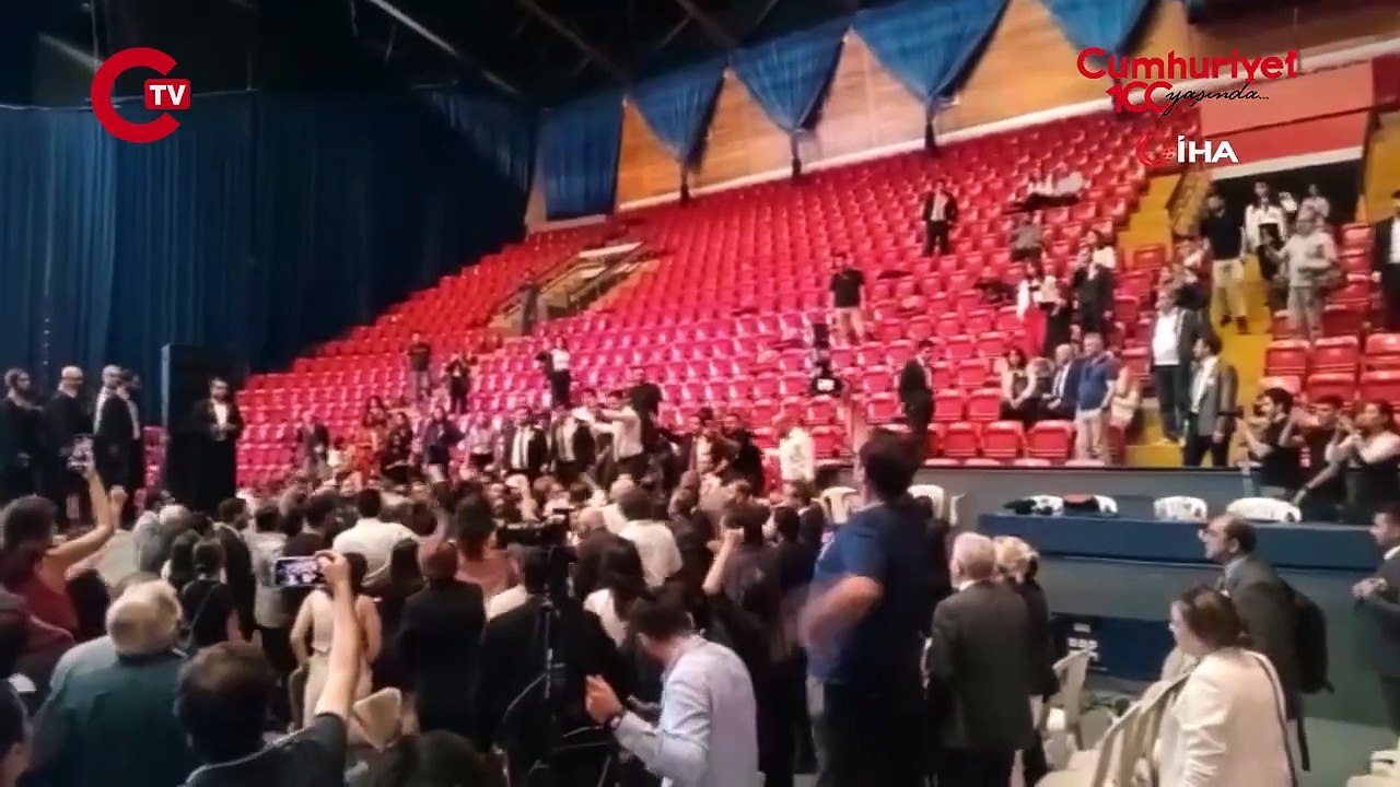 Ankara Barosu Genel Kurulu'nda kavga