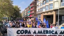 Cabecera de la manifestación contra la Copa América en Barcelona