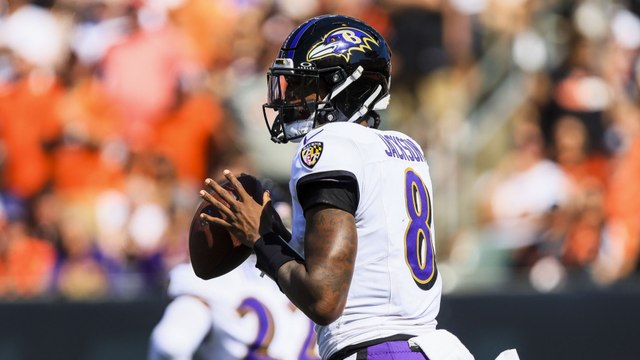 Navigating QB Choices: Lamar Jackson or Derrick Henry?