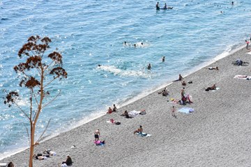 Antalya'da son yaz! Sıcak havada plajlar doldu