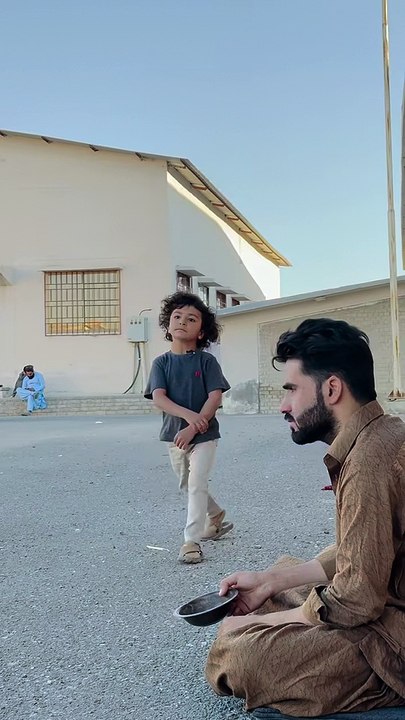 to Usi se Kuchh kha lena #babache