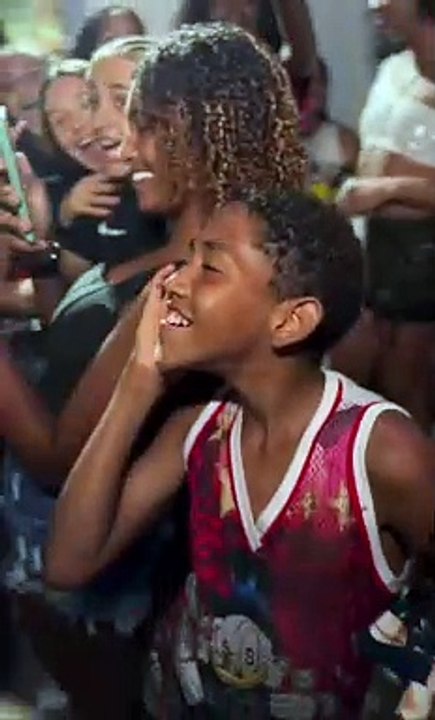 Após rumores de volta com Gato Preto, Bia Miranda aparece de mãos dadas com PK Delas