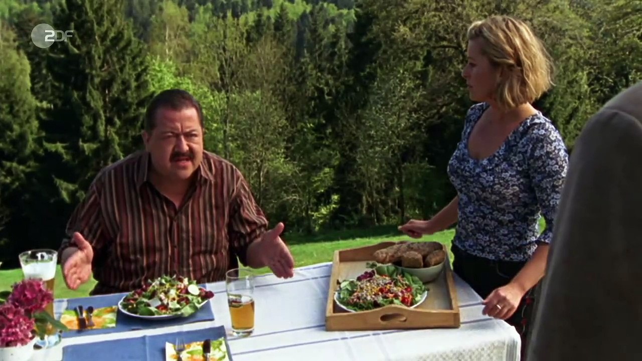 Die Rosenheim-Cops (132) Staffel 8 Folge 6 - Eine Falle für Hartl