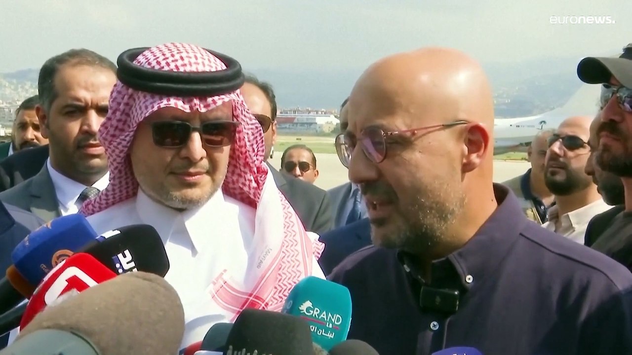 لبنان: أولى طائرات الجسر الجوي السعودي تصل إلى مطار بيروت لإغاثة النازحين