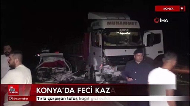 Konya'da feci kaza: Tırla çarpışan tofaş kağıt gizi ezildi