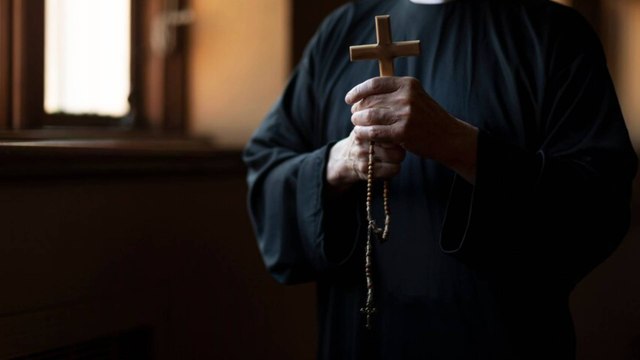 Capturado supuesto sacerdote que habría abusado de tres menores de edad