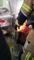 El truco inesperado de un bombero para apagar incendios en freidoras que se viralizó
