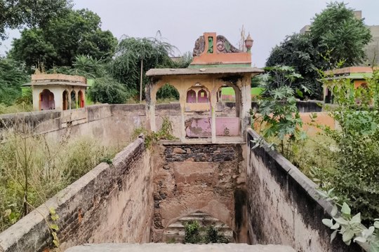 Ganga Sagar Talab : बर्बादी पर आंसू बहाता गंगासागर तालाब, ऐतिहासिक धरोहर हो रही बर्बाद