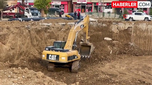 Yüksekova'da 100 Yataklı Devlet Hastanesinin İnşaat Çalışmaları Başladı