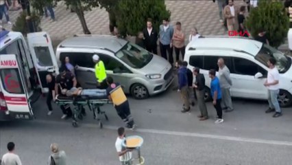 Otomobille ayağını ezdiği çocuğun yakınları tarafından bıçaklanarak öldürüldü