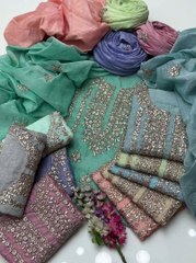 Kammaal k suits best quality video poori watch karen.. order k liye whtsapp pr rabta karen✅03336460903✅