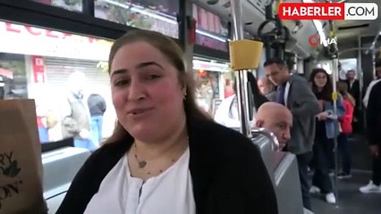 Otobüste Sevimli Kedi Yolculuğu Gülümsetti