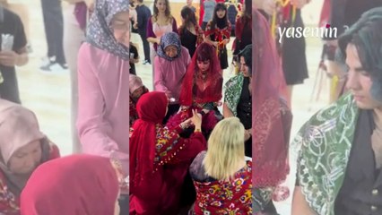 ABD'li 'gotik gelin' herkesi şaşırttı! Türk geleneklerine uymak istedi önce kına yaktı sonra...
