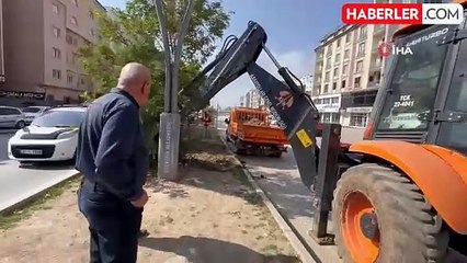 Yüksekova'da Refüj Yenileme Çalışması Başladı