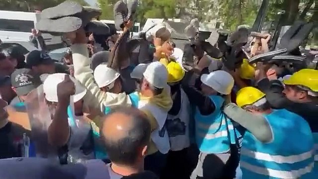 Direniş 50. gününde: Fernas işçilerine polis müdahalesi