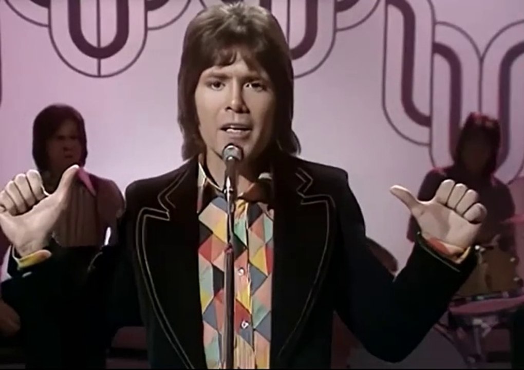 TOMORROW RISING  by Cliff Richard - live TV performance 1973 + lyrics