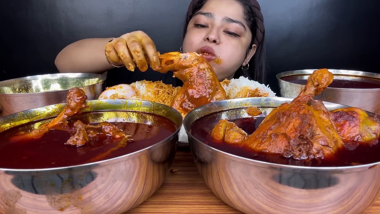 SPICY SPICY LAL LAL MURGIR JHOL AND SPICY SPICY LAL LAL DIMER JHOL WITH HOT BASMATI RICE _ MUKBANG
