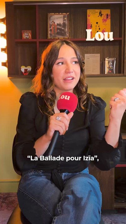 « On s’est beaucoup déclaré notre amour en musique. » IZÏA, chanteuse, nous raconte sa relation fusionnelle avec les deux hommes de sa vie : son père, Jacques Higelin, et son fils. ❤️‍