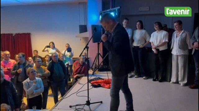 Damien Wathelet, nouveau bourgmestre de Clavier, devant ses fans à Bois-Borsu