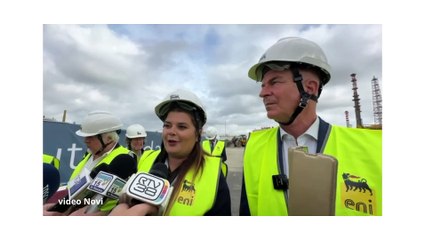 Ricci (Eni): "Passare completamente all'elettrico sarebbe una follia assoluta"